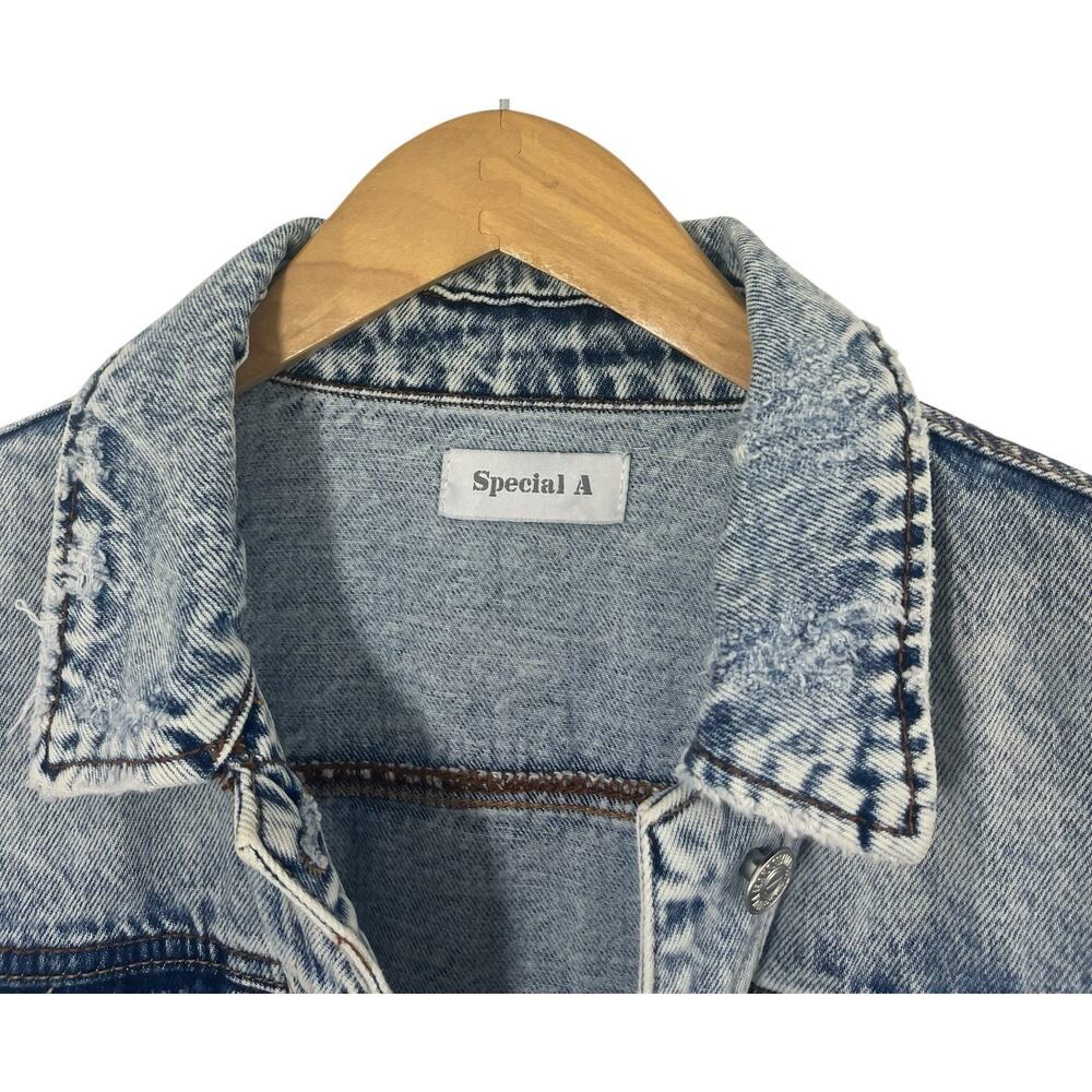 Denim Jean Jacket Large Women's Blue Trucker Light Stonewash Casual 90s Y2k - Picture 3 of 7
